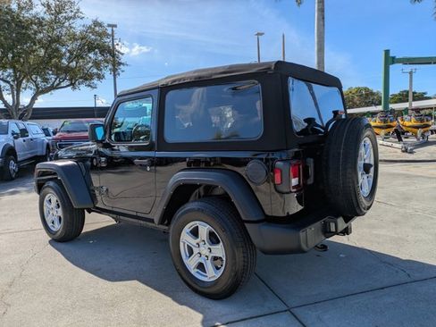 Used 2022 Jeep Wrangler Sport S image 6