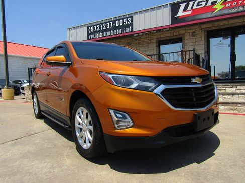 Used 2018 Chevrolet Equinox LT w/ Sun & Infotainment Package FWD image 6