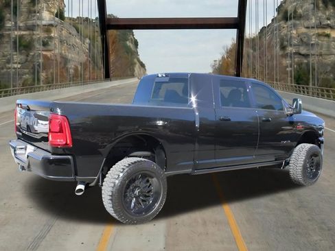New 2025 RAM 2500 Laramie AWD/4WD image 11