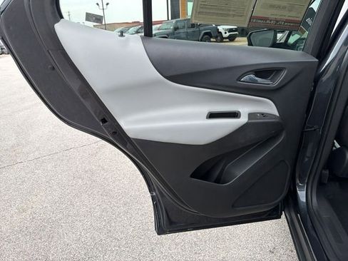 Used 2022 Chevrolet Equinox LS w/ LS Convenience Package FWD image 27