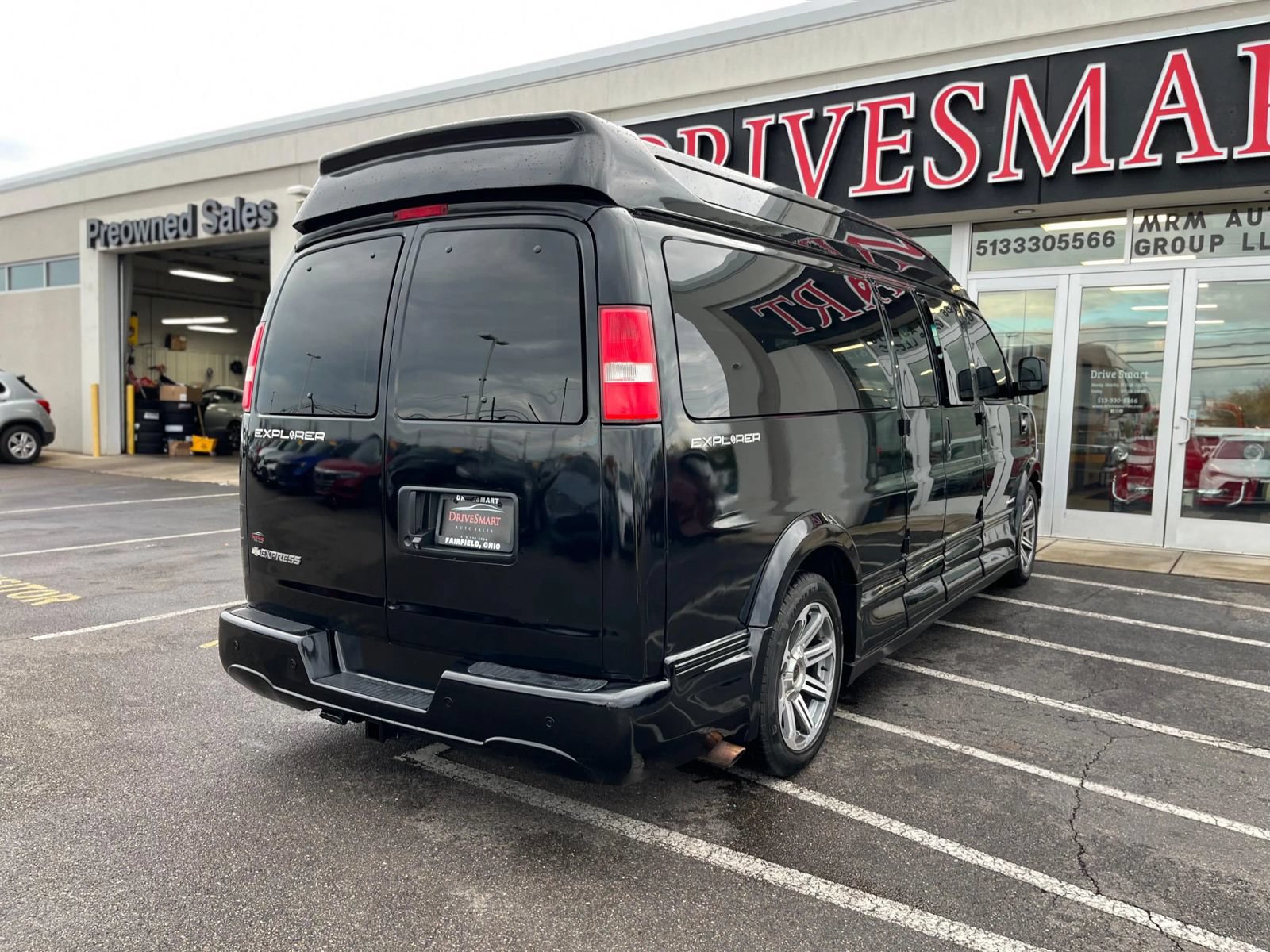 Used 2018 Chevrolet Express 2500 Extended w/ Enhanced Convenience Package RWD image 14