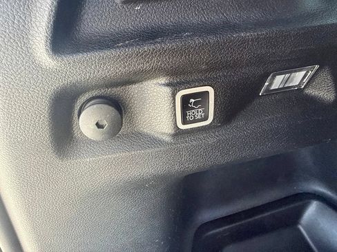 Used 2023 Jeep Grand Cherokee L Laredo AWD/4WD image 12