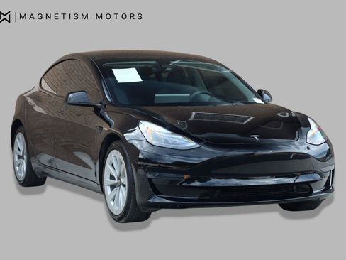 Used 2023 Tesla Model 3 Standard Range RWD image 4