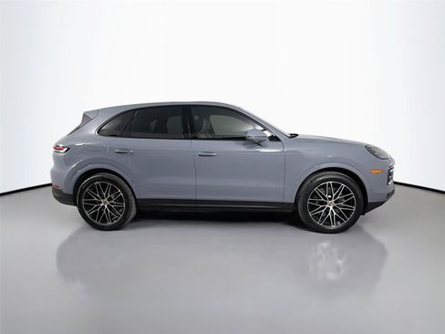 Certified 2026 Porsche Cayenne AWD/4WD image 8