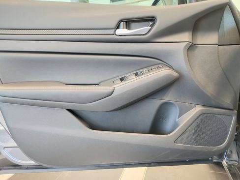 New 2025 Nissan Altima 2.5 SV image 24