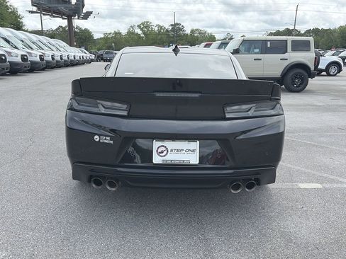 Used 2017 Chevrolet Camaro LT RWD image 6