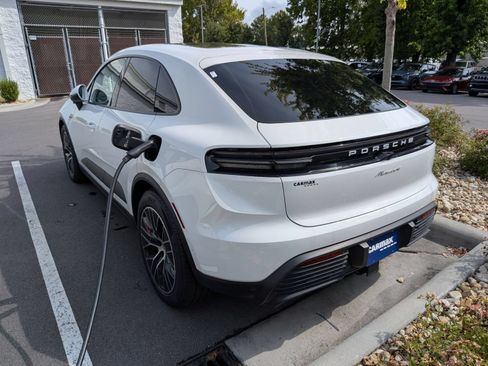 Used 2025 Porsche Macan 4 Electric AWD/4WD image 5