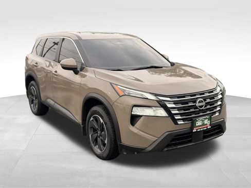 Used 2024 Nissan Rogue SV AWD/4WD image 3