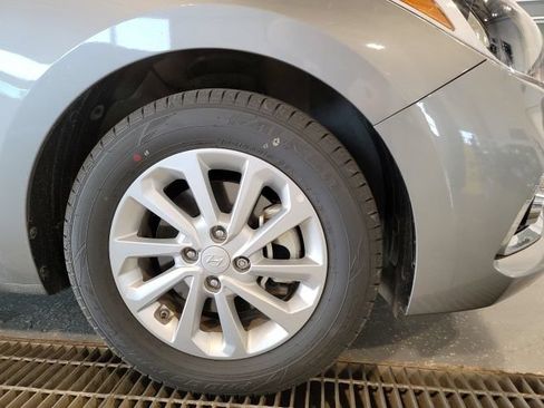 Used 2022 Hyundai Accent SEL FWD image 15