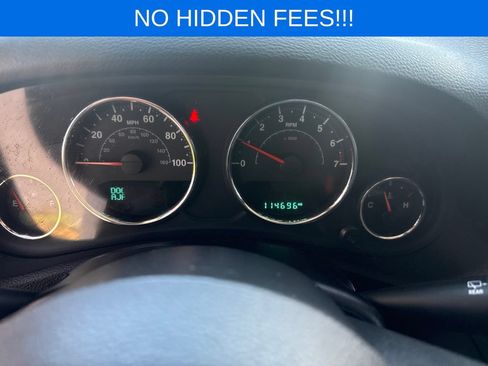 Used 2015 Jeep Wrangler Unlimited Sahara AWD/4WD image 12