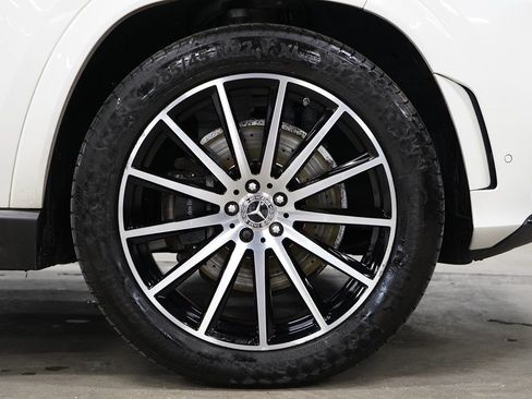 Used 2023 Mercedes-Benz GLS 450 4MATIC image 41
