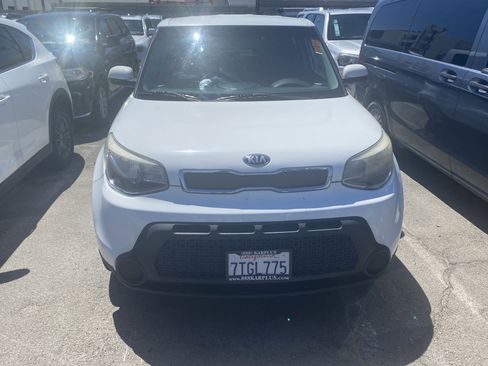 Used 2016 Kia Soul FWD image 3