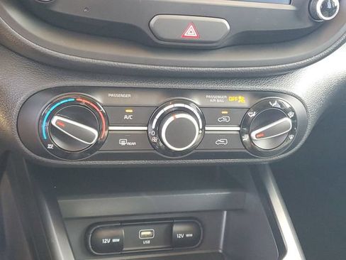 Used 2025 Kia Soul LX FWD image 24