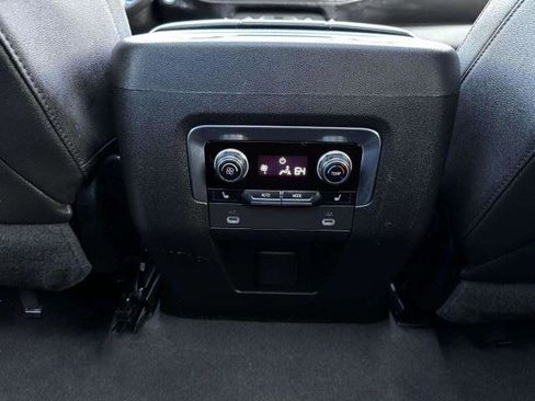 Used 2023 Chevrolet Tahoe Z71 w/ Luxury Package AWD/4WD image 40