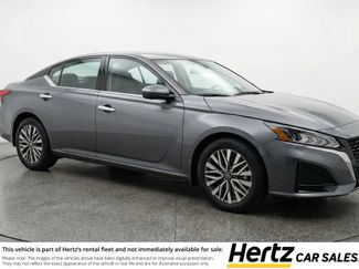 Used 2025 Nissan Altima 2.5 SV video 1