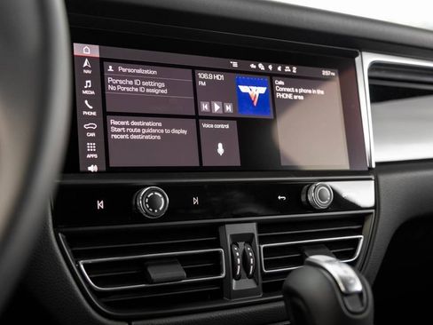 New 2026 Porsche Macan S image 25