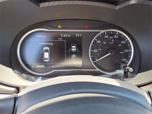 New 2025 Nissan Versa SR w/ Trunk Package image 18