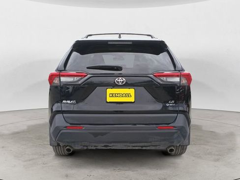 Used 2025 Toyota RAV4 LE AWD/4WD image 4