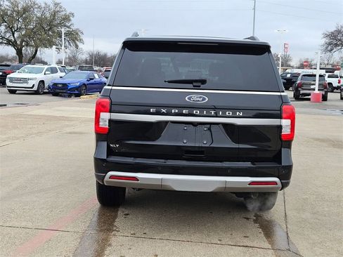 Used 2024 Ford Expedition XLT image 7