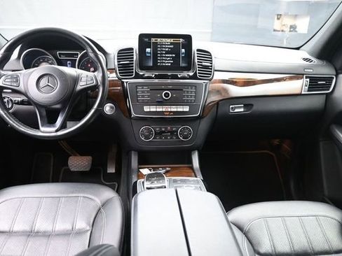 Used 2017 Mercedes-Benz GLS 450 4MATIC image 9