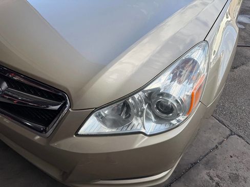 Used 2010 Subaru Legacy 2.5i Premium image 28