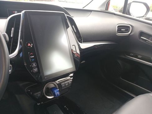 Used 2020 Toyota Prius Prime XLE FWD image 21