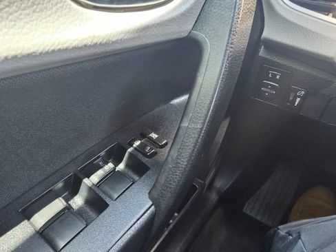 Used 2016 Toyota Corolla LE FWD image 13