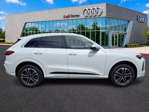 Used 2025 Audi Q5 Premium w/ Convenience Package AWD/4WD image 7