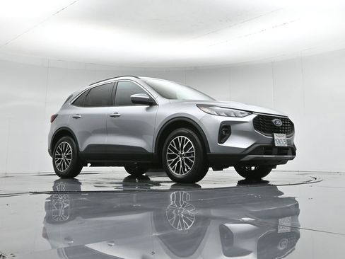 Certified 2023 Ford Escape SE image 48