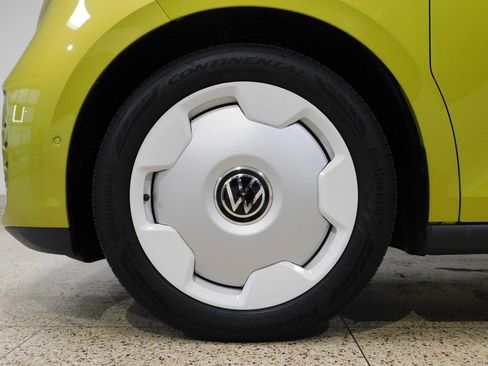 Used 2025 Volkswagen ID. Buzz 1st Edition image 23