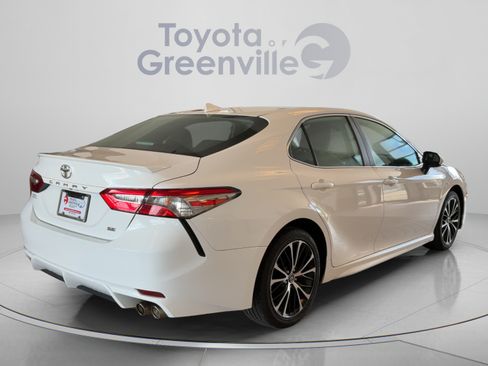 Used 2019 Toyota Camry SE FWD image 6