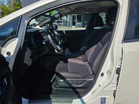Certified 2024 Nissan Leaf SV Plus FWD image 17