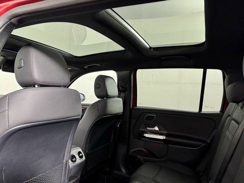 Certified 2025 Mercedes-Benz GLB 250 4MATIC image 21