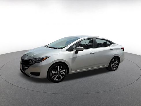 Used 2025 Nissan Versa SV FWD image 8