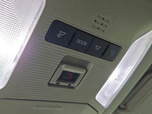 Used 2025 Toyota RAV4 XLE image 27