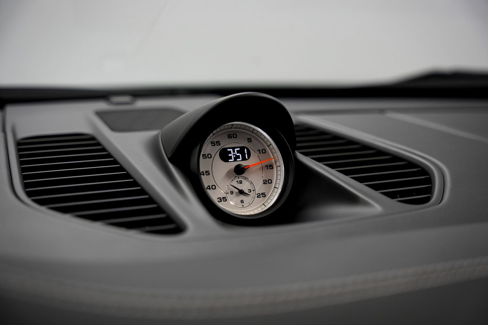 Used 2019 Porsche 911 GT3 RWD image 11