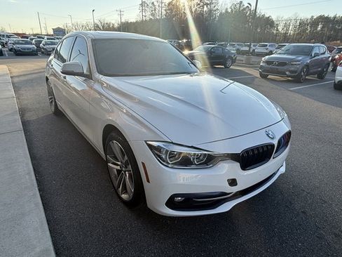 Used 2018 BMW 330i xDrive Sedan w/ Convenience Package image 6