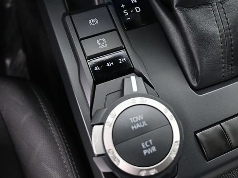 Used 2024 Toyota Tacoma SR5 AWD/4WD image 14