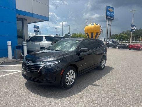 Used 2022 Chevrolet Equinox LS FWD image 1