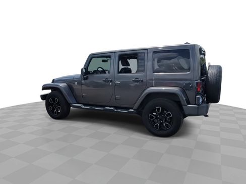 Used 2018 Jeep Wrangler Unlimited Sahara AWD/4WD image 5