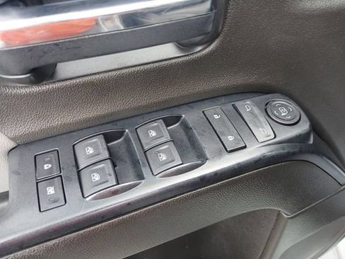 Used 2018 Chevrolet Silverado 1500 Custom w/ Custom Value Package AWD/4WD image 14