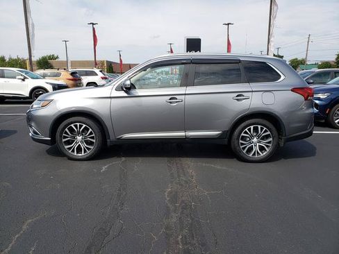 Used 2018 Mitsubishi Outlander AWD image 7