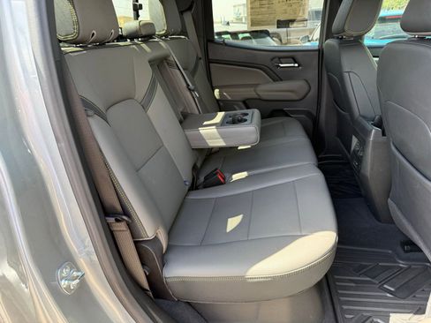 Used 2025 Chevrolet Colorado ZR2 image 38