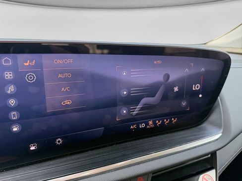 Used 2024 Buick Envision Preferred AWD/4WD image 27