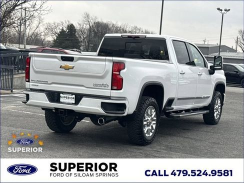 Used 2024 Chevrolet Silverado 2500 High Country image 3