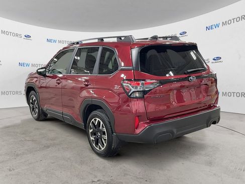 Certified 2025 Subaru Forester Premium w/ Convenience Package #1 AWD/4WD image 3