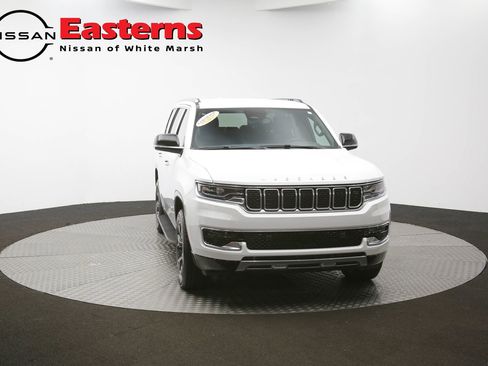 Used 2023 Jeep Wagoneer Series III w/ Preferred Equipment Group RWD image 50