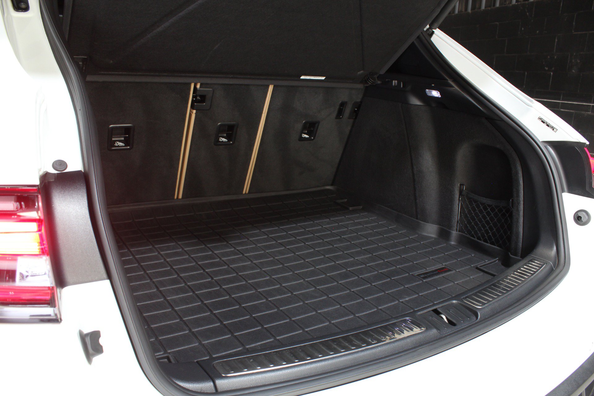 Used 2022 Porsche Macan S AWD/4WD image 76