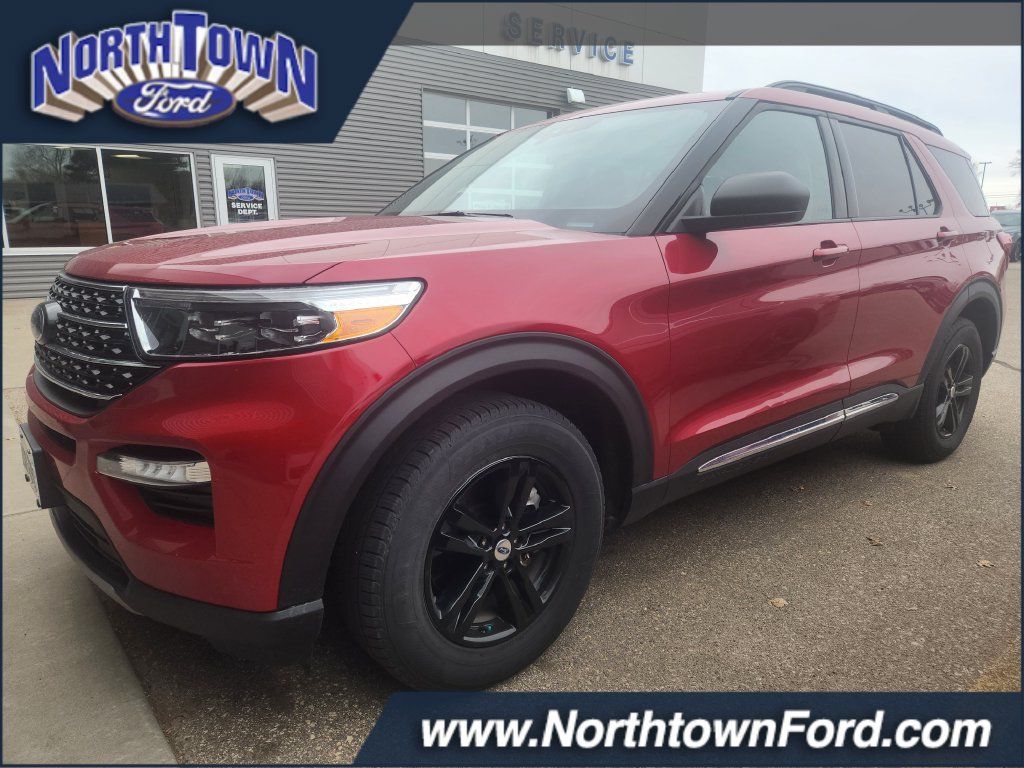 Used 2021 Ford Explorer XLT w/ Equipment Group 202A AWD/4WD image 6