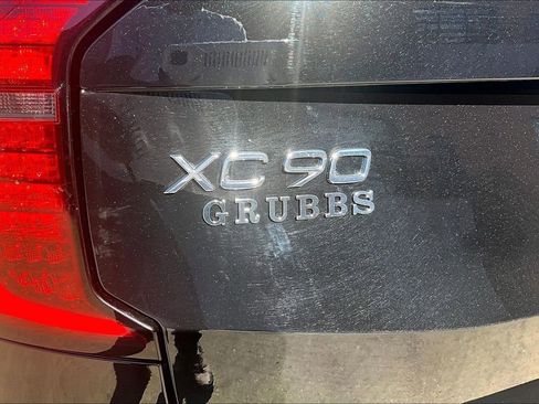 Used 2025 Volvo XC90 B6 Plus image 43